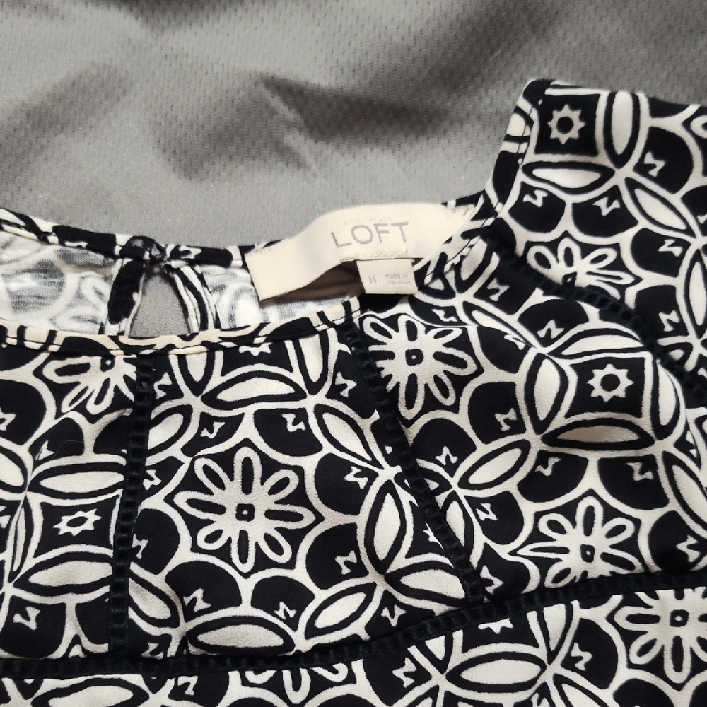 LOFT Monochrome Floral Pattern Blouse